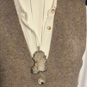 Elegant Silver and Cream Pendant Necklace